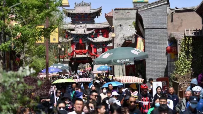 集團(tuán)要聞丨甘肅文旅集團(tuán)各景區(qū)“五一”假期人氣爆棚，累計(jì)接待游客50余萬人次